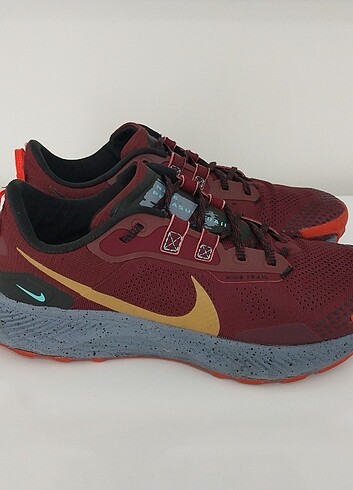 Nike pegasus trail 3 koşu ayakkabısı.
