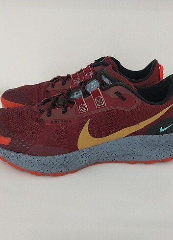 45 Beden Nike pegasus trail 3 koşu ayakkabısı.