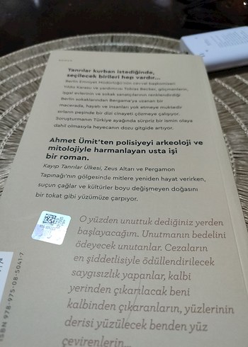 Kayıp Tanrılar Ülkesi - Ahmet Ümit