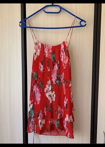 MANGO kirmızı çiçek desenli Piliseli Mini Bohem piliseli bluz