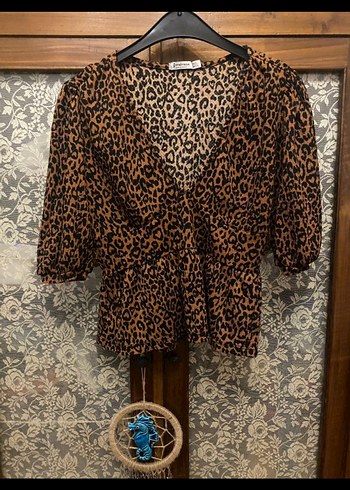 Stradivarius leopar Desenli Kadın Bluz