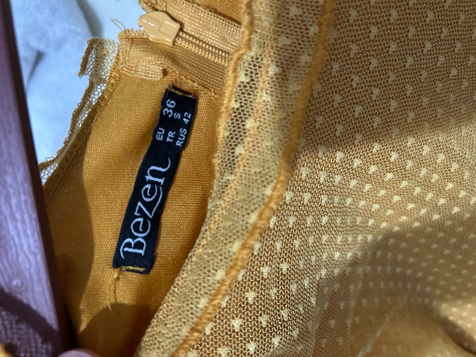 Sarı Vintage Piliseli Uzun Elbise - Görsel 4