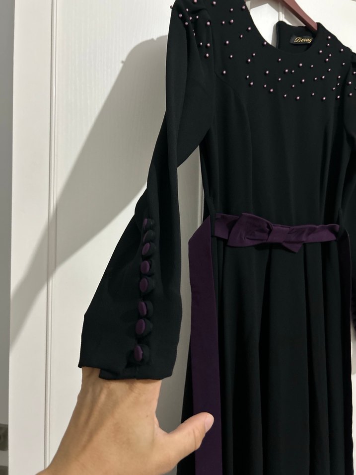 Uzun Siyah Mor Kuşaklı Gotik Elbise - Görsel 5