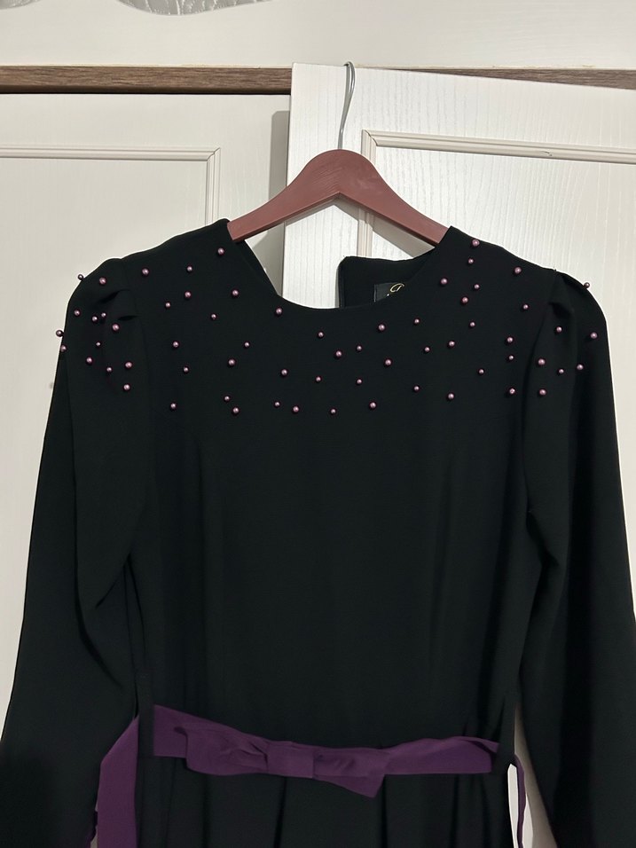 Uzun Siyah Mor Kuşaklı Gotik Elbise - Görsel 2