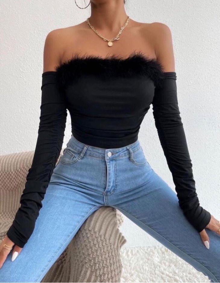 Kürk Detaylı Siyah Straplez Bluz - Görsel 3