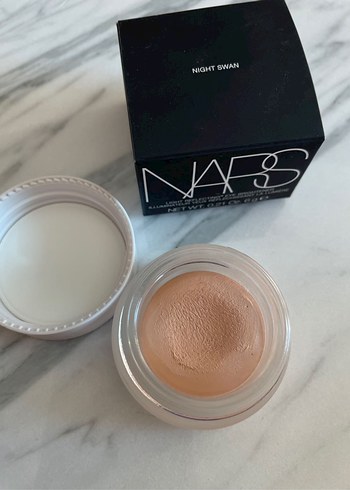 Beden Renk NARS Concealer (Night Swan)