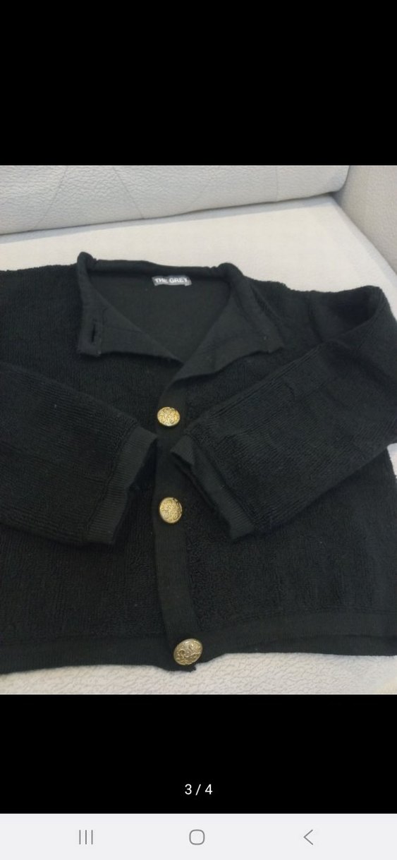 Siyah Düğmeli Kadın Hırka - Görsel 3