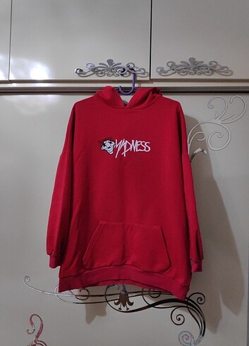 Butik kırmızı sweatshirt