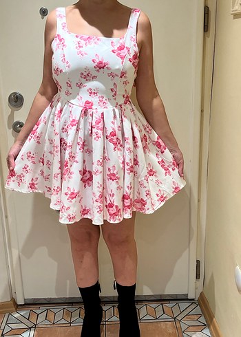Pembe çiçekli mini Elbise