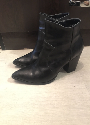 Sivri burun bootie