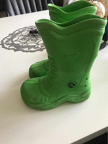 Crocs bot 27 numara