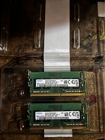SAMSUNG DDR4 RAM 2x4
