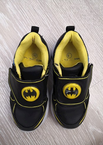 26 Beden Sarı Renkli Batman Desenli Erkek Çocuk Spor Ayakkabı