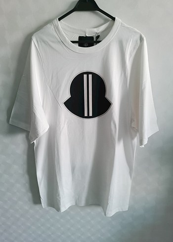 Moncler ürünü