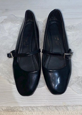 Zara Klasik Siyah Tokalı Babet Ayakkabı