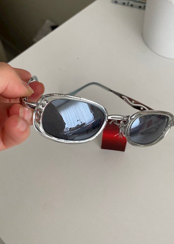 Şeffaf yeşil vintage kadın güneş gözlüğü
