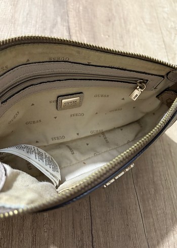 Zincir Detaylı Kahverengi Guess Omuz Çantası - Görsel 4