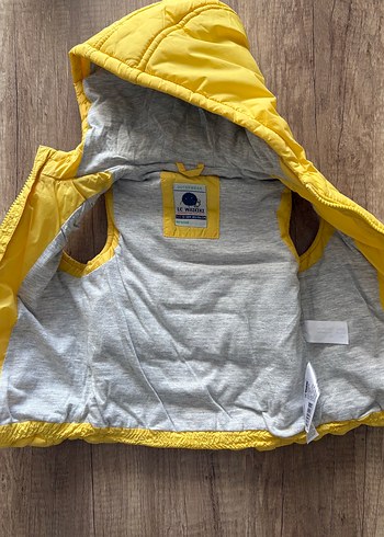 Sarı Kapüşonlu Erkek Çocuk Yeleği - Görsel 3