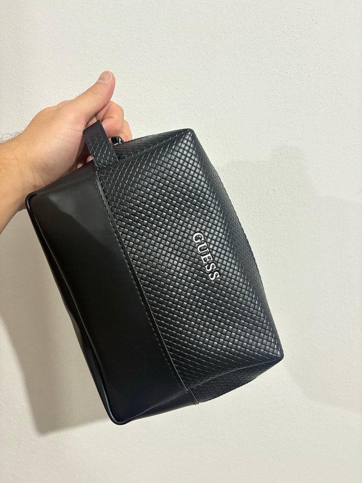 Guess Siyah Deri Makyaj Çantası - Görsel 2