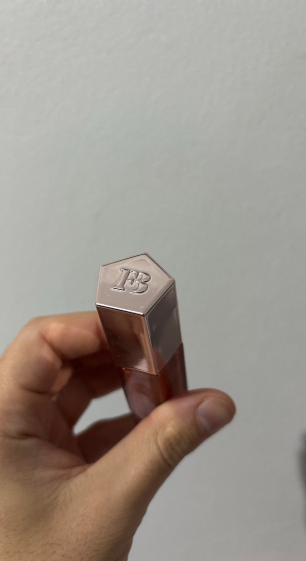 Fenty Beauty Parlak Bej Lip Gloss - Görsel 3