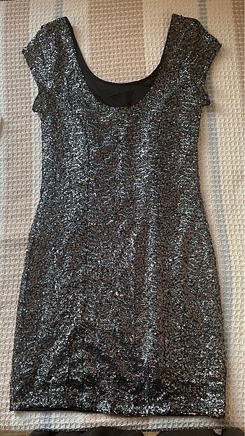 H&M Payetli gece elbisesi