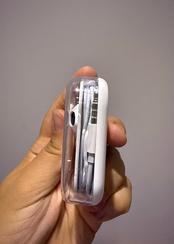 Beyaz Kulak İçi Kulaklık - Görsel 2