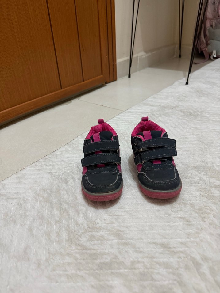 Kız Çocukları İçin Pembe Spor Ayakkabı - Görsel 2