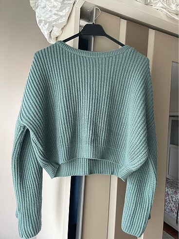 Milla Mint Crop Kazak