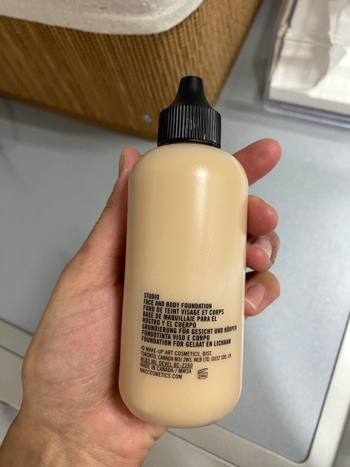 MAC Studio Yüz ve Vücut Fondöten 120 ml - Görsel 3