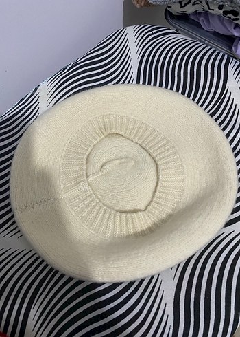 Beyaz Pliseli Kadın Şapka - Görsel 2