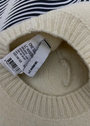 Beyaz Pliseli Kadın Şapka - Görsel 3