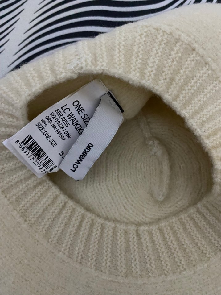 Beyaz Pliseli Kadın Şapka - Görsel 3