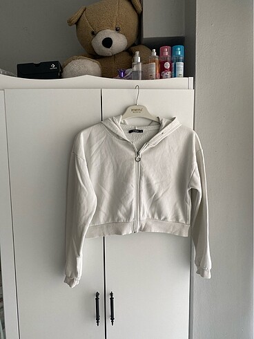 Beyaz crop hırka
