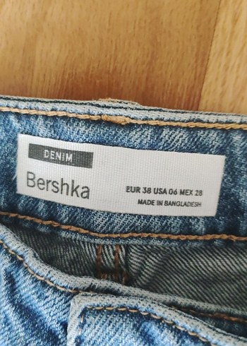 28 Beden Mavi Yırtmaçlı Midi Kadın Denim Pantolon