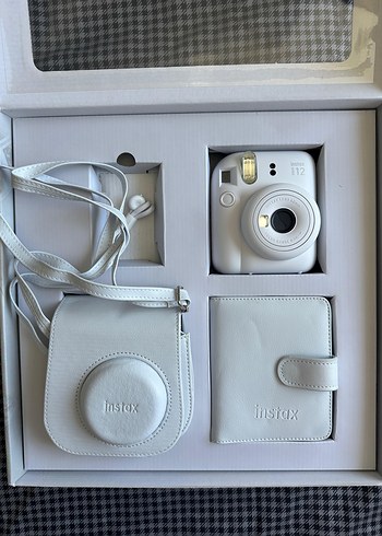 Beyaz Instax Mini 12 Bundle Box