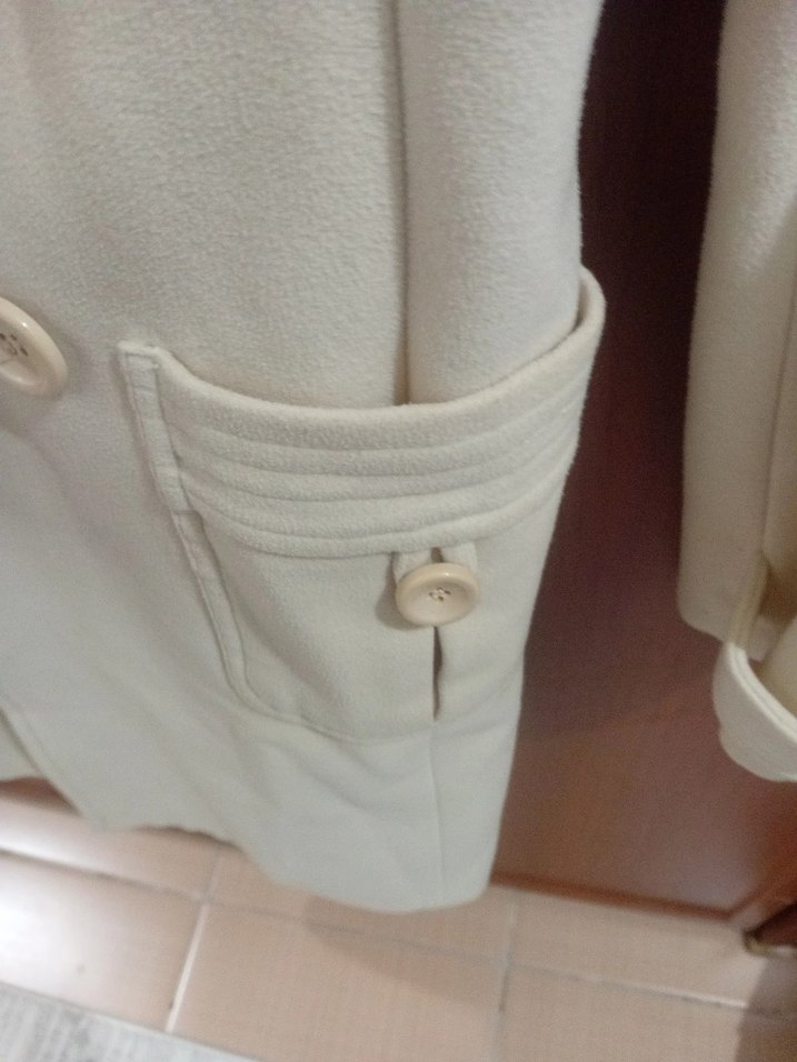 Düğmeli Beyaz Midi Kadın Kaban - Görsel 3