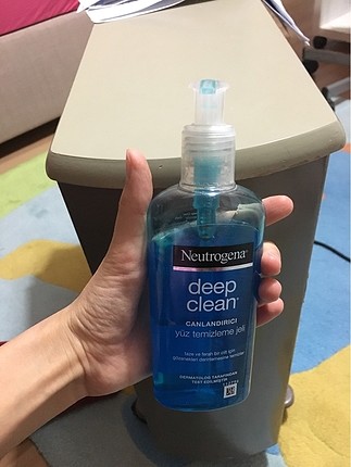 Neutrogena yüz temizleyici