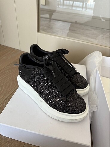 38 Beden Alexander McQueen
