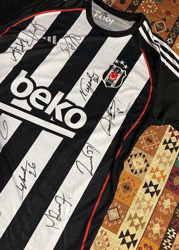 Beşiktaş Siyah Beyaz Çizgili İmzalı Forması Türkiye Futbol Takım - Görsel 3