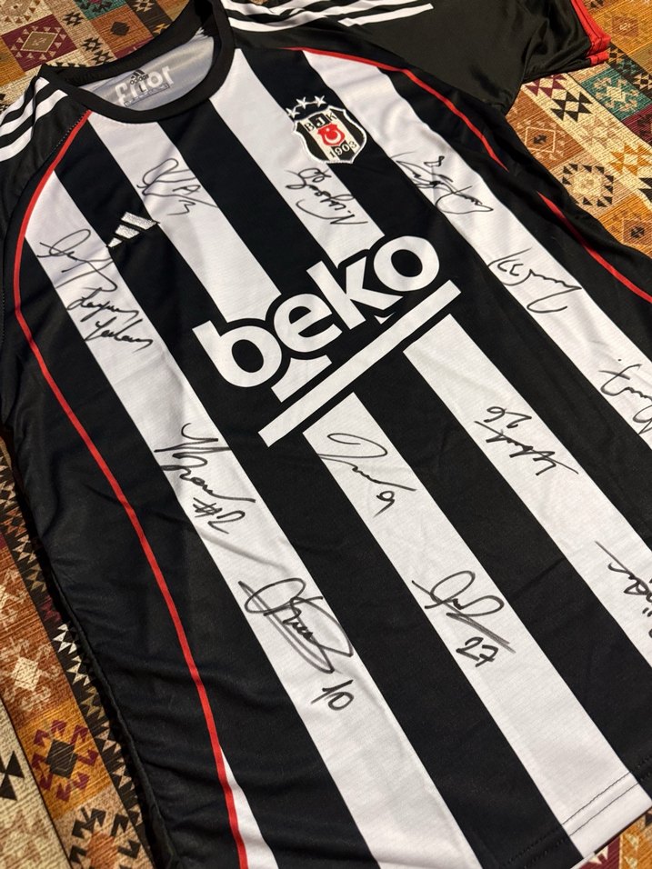 Beşiktaş Siyah Beyaz Çizgili İmzalı Forması Türkiye Futbol Takım - Görsel 2