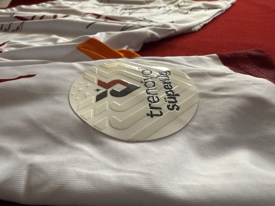 Beyaz Galatasaray İmzalı Forması Deplasman Güncel Süperlig baskı - Görsel 2