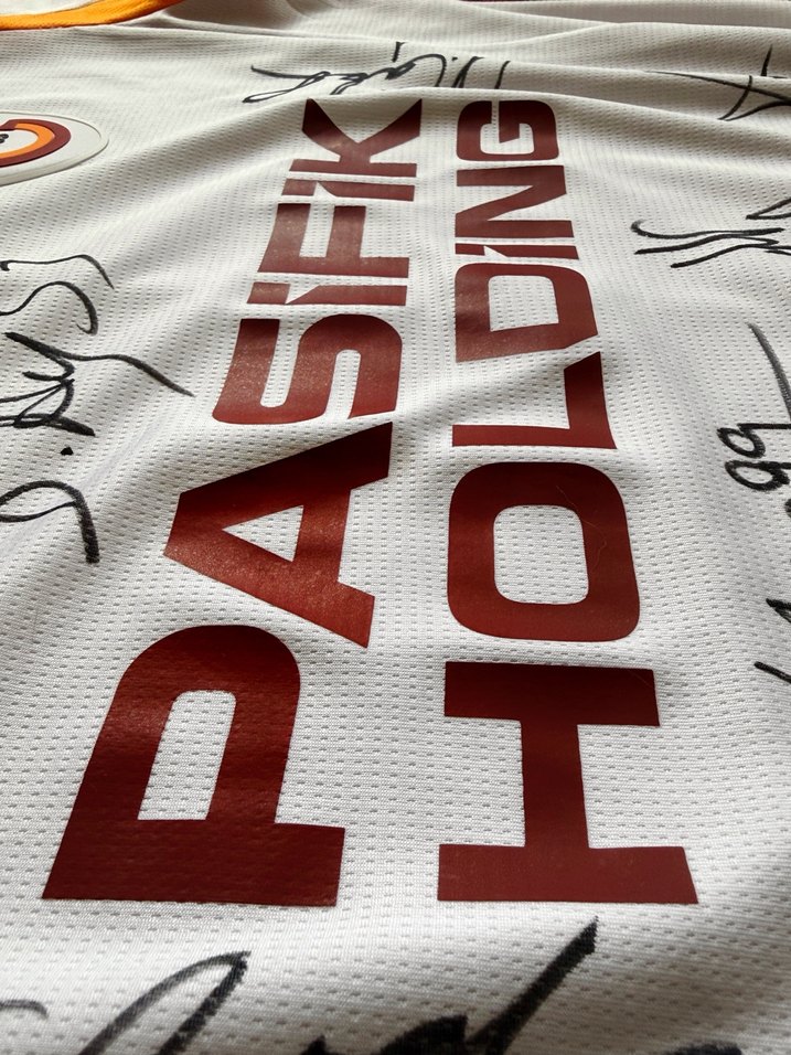 Şampiyonlar Ligi Patchli Galatasaray İmzalı Forması Beyaz Milli - Görsel 5