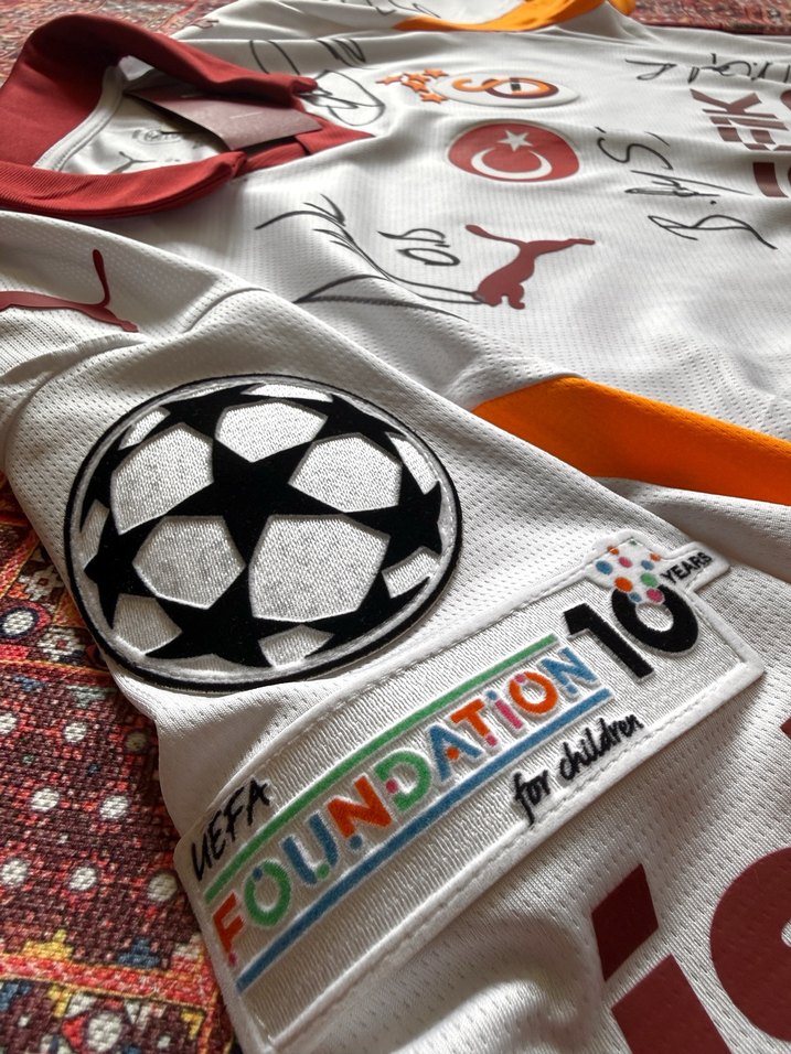 Şampiyonlar Ligi Patchli Galatasaray İmzalı Forması Beyaz Milli - Görsel 2