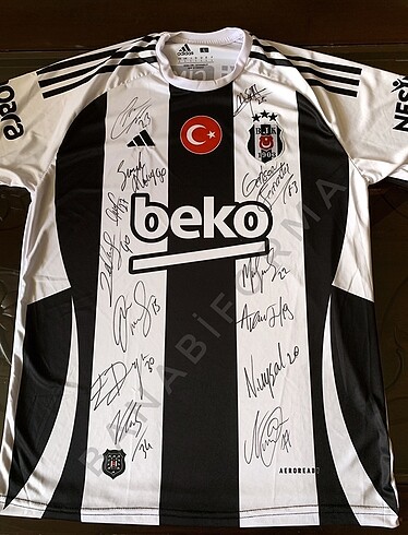 Beşiktaş İç Saha İmzalı Muçi Forması