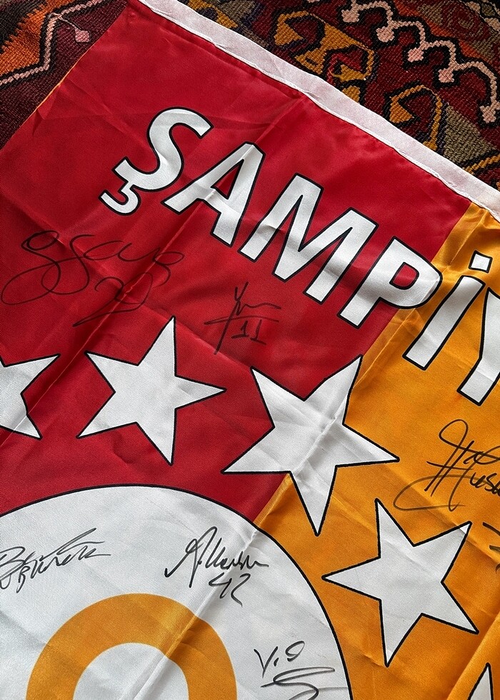Galatasaray İmzalı Şampiyon Bayrak Forma Takım Koleksiyon - Görsel 4