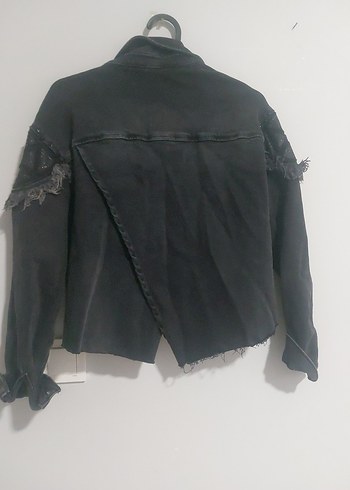 Siyah Düğmeli Kısa Kadın Kot Ceket - Görsel 4