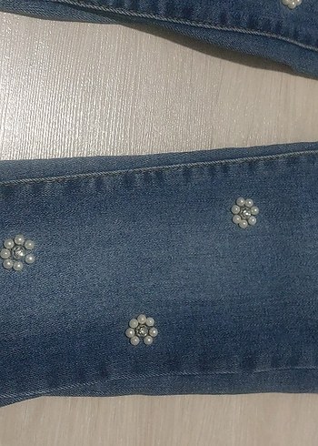İşlemeli ve boncuklu Kadın Jean - Görsel 2