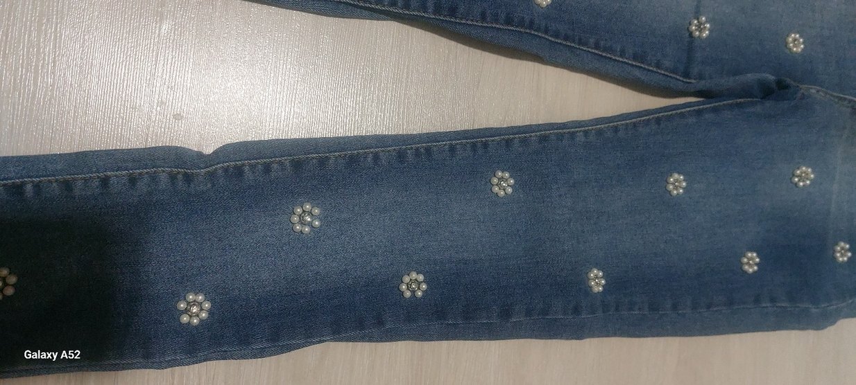 İşlemeli ve boncuklu Kadın Jean - Görsel 2