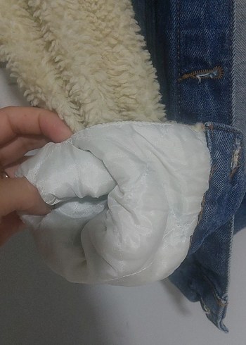 Peluş Detaylı Mavi Kadın Denim Ceket - Görsel 3