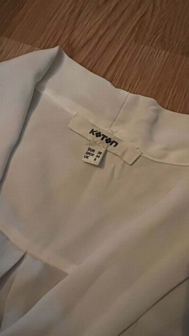 Koton V Yakalı Kolsuz Salaş Bluz - Görsel 2